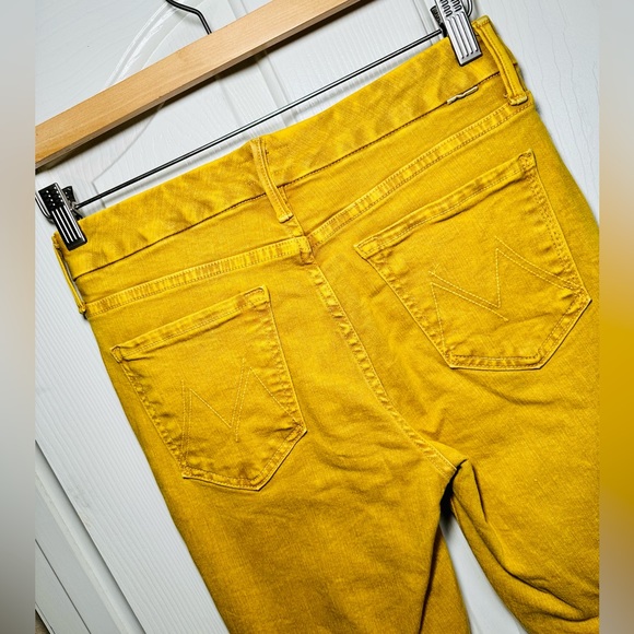 EUC MOTHER Mineral Yellow Wash Denim The Looker Ankle Snippet Jeans - Picture 7 of 17